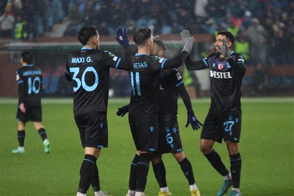 Trabzonspor'da bunu bir türlü aşamıyor 4