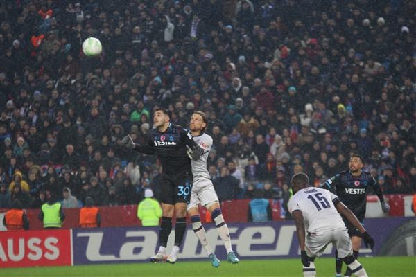 Trabzonspor'da bunu bir türlü aşamıyor 5