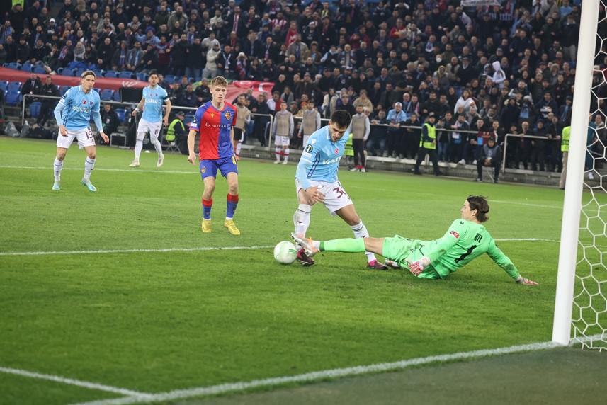 Trabzonspor'da hareketli günler! Yönetim acil kod ile toplandı takım ise... 27