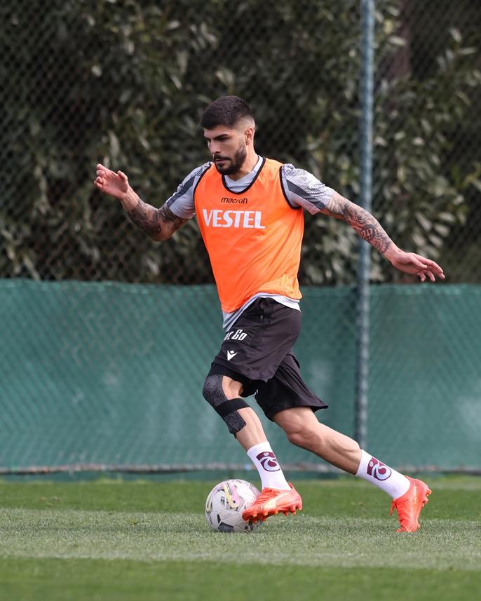 Trabzonspor Süper Lig'in 25. haftasında Adana Demirspor maçı hazırlıklarına başladı 25