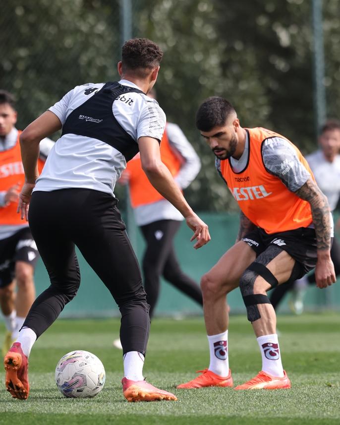 Trabzonspor Süper Lig'in 25. haftasında Adana Demirspor maçı hazırlıklarına başladı 22