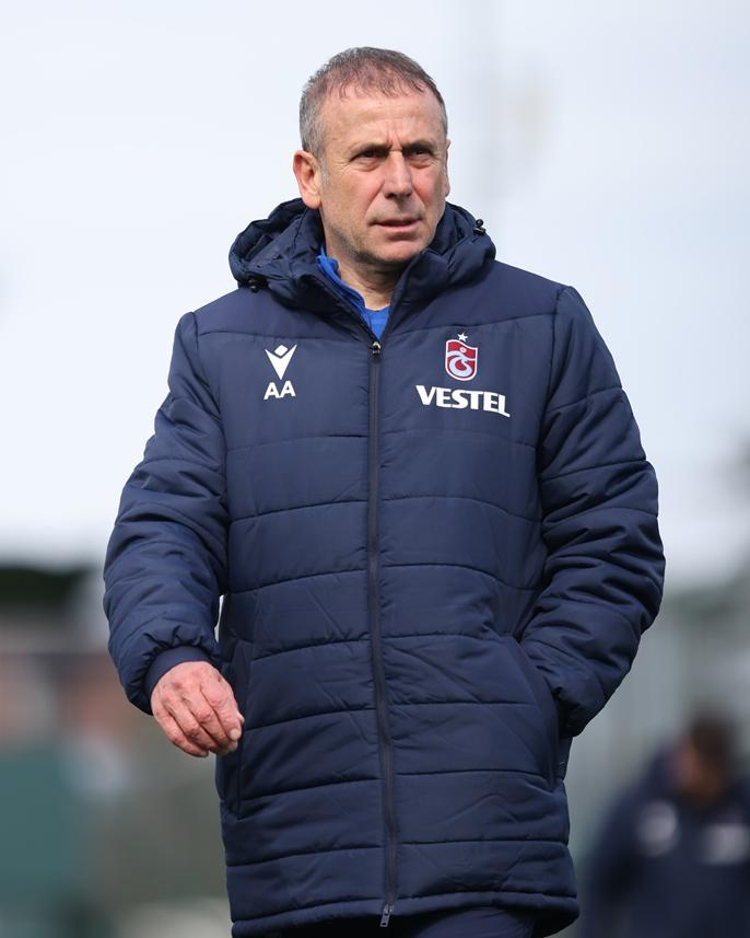 Trabzonspor Süper Lig'in 25. haftasında Adana Demirspor maçı hazırlıklarına başladı 13
