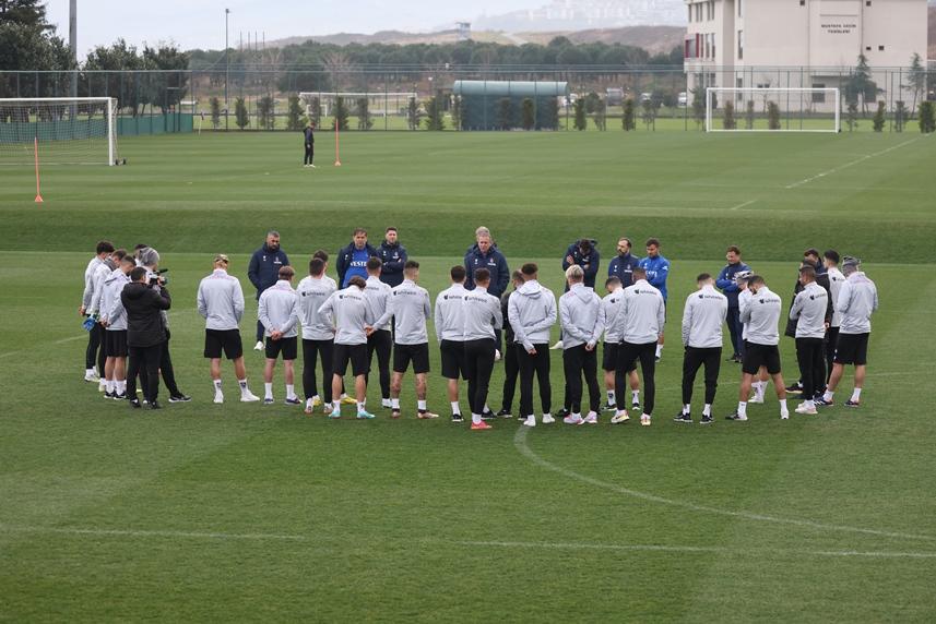 Trabzonspor Süper Lig'in 25. haftasında Adana Demirspor maçı hazırlıklarına başladı 3