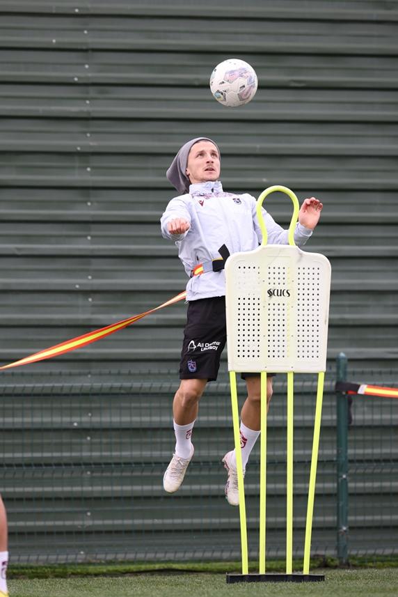 Trabzonspor Süper Lig'in 25. haftasında Adana Demirspor maçı hazırlıklarına başladı 36