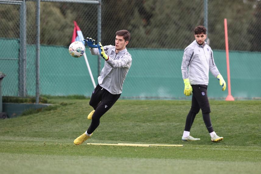 Trabzonspor Süper Lig'in 25. haftasında Adana Demirspor maçı hazırlıklarına başladı 35