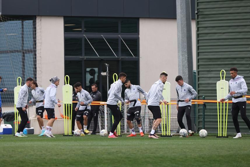 Trabzonspor Süper Lig'in 25. haftasında Adana Demirspor maçı hazırlıklarına başladı 33