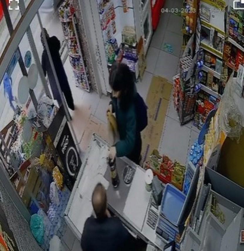 Trabzon’da küçük çocuk ölüme böyle gitti! İşte marketteki son görüntüsü 4