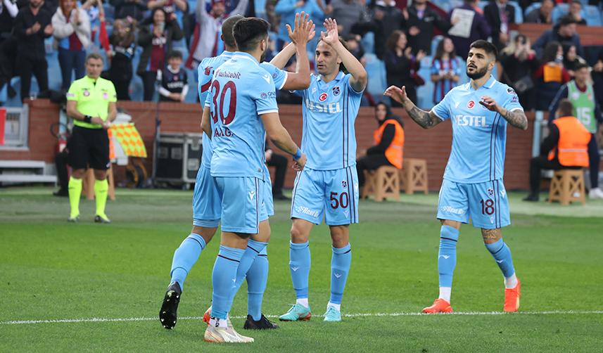 Trabzonspor – Adana Demirspor maçını böyle değerlendirdi: Başkansız ve hocasız bir takım… 1