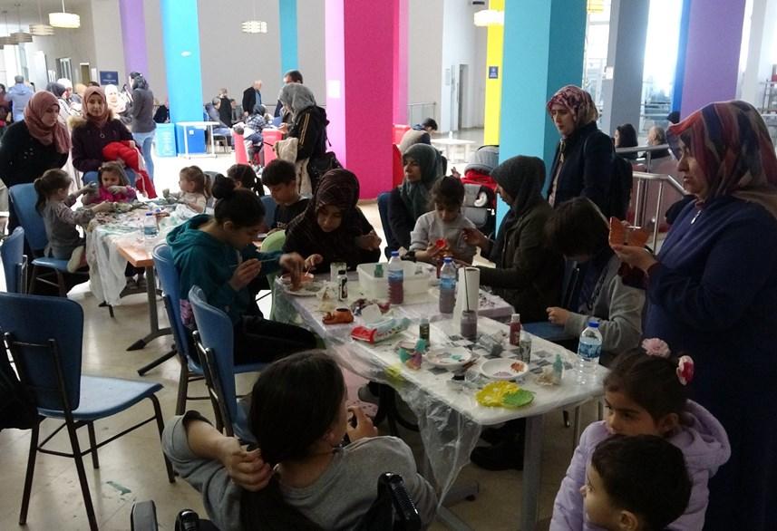 Trabzon'da depremzede çocuklara depremi unutturmaya çalışıyorlar 8