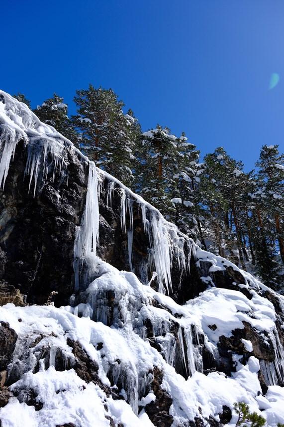 Gümüşhane'de bahar ayında buzdan şelaleler 7