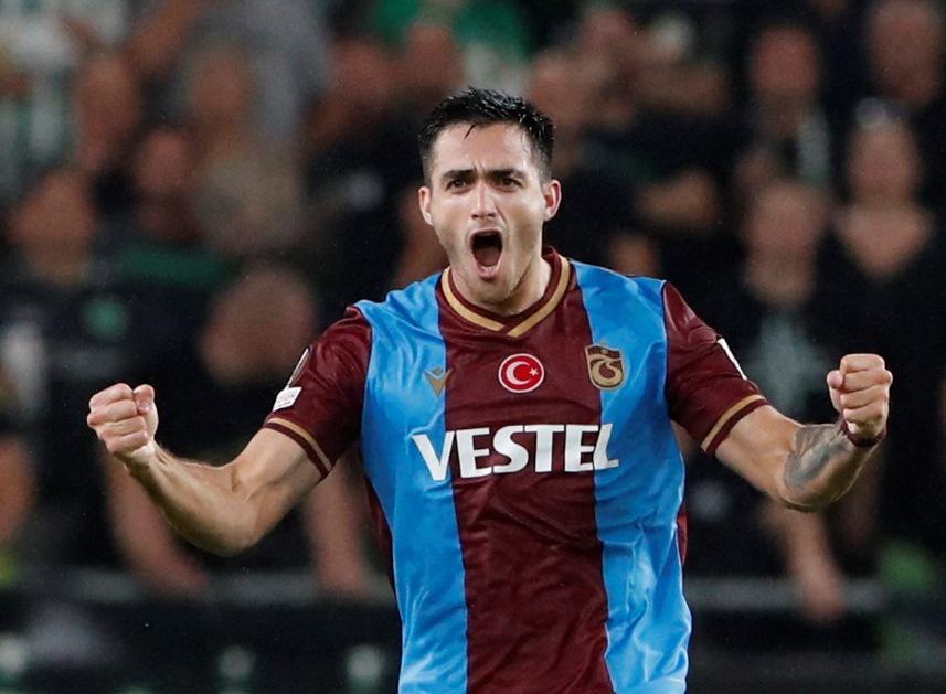 Trabzonspor'un yıldızına Beşiktaş maçında önemli görev 8