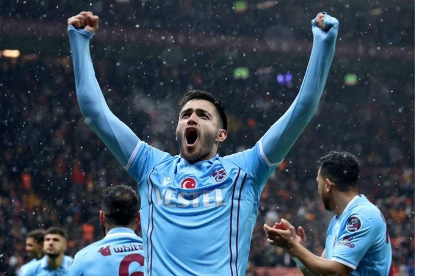 Trabzonspor'un yıldızına Beşiktaş maçında önemli görev 6