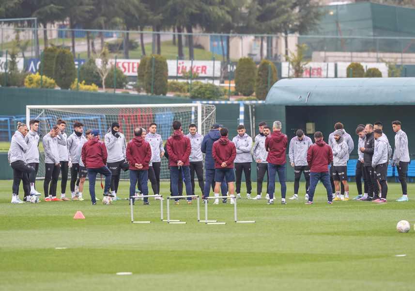 Trabzonspor’un Beşiktaş maçı muhtemel 11’i! 9