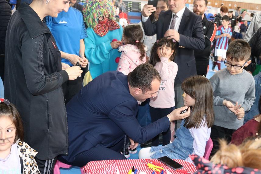 Akçaabat’ta spor ve oyun şenliği yapıldı 12