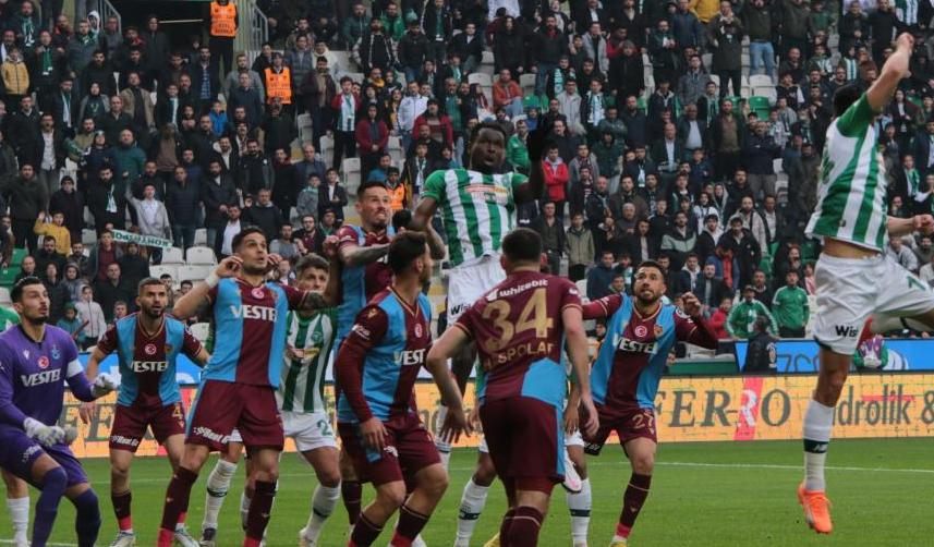 Ünlü yorumcudan Trabzonsporlu futbolcular için dikkat çeken sözler! 9