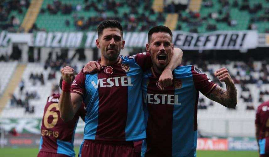 Ünlü yorumcudan Trabzonsporlu futbolcular için dikkat çeken sözler! 4