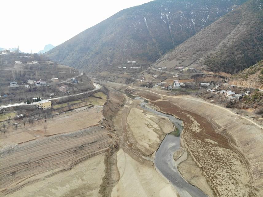 Gümüşhane'de Kış mevsiminde çöle dönen Torul Baraj Gölü’nde su seviyesi normale döndü 9