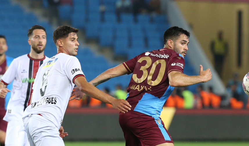 Ünlü isimden Trabzonspor yorumu! "Gomez forvet alın der gibi..." 8