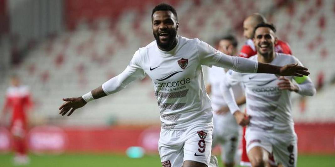 Trabzonspor'dan yıldız isme bir teklif daha! İşte Süper lige damga vuracak transfer planı 10