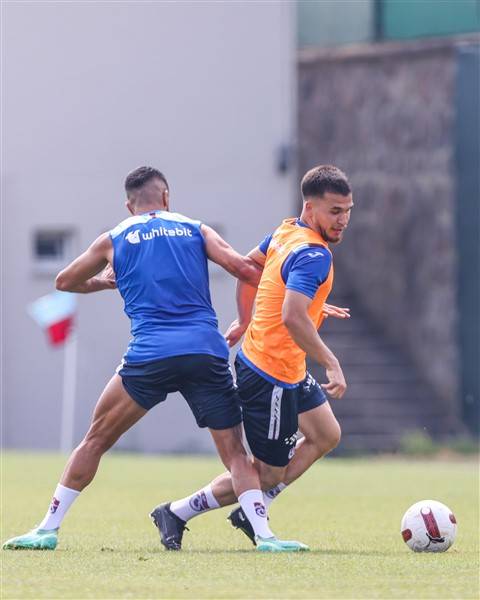 Trabzonspor’da Antalyaspor maçı hazırlıkları sürüyor 12