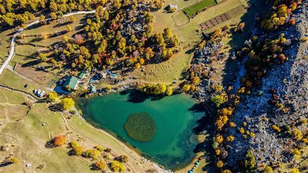 Artvin'de sonbahar renkleri kendini gösterdi 1