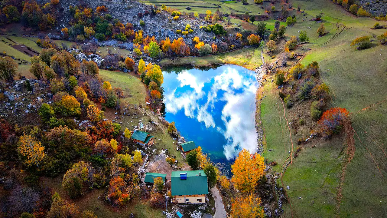 Artvin’de sakin şehir şavşat, sonbaharda adeta bir tabloya döndü 3