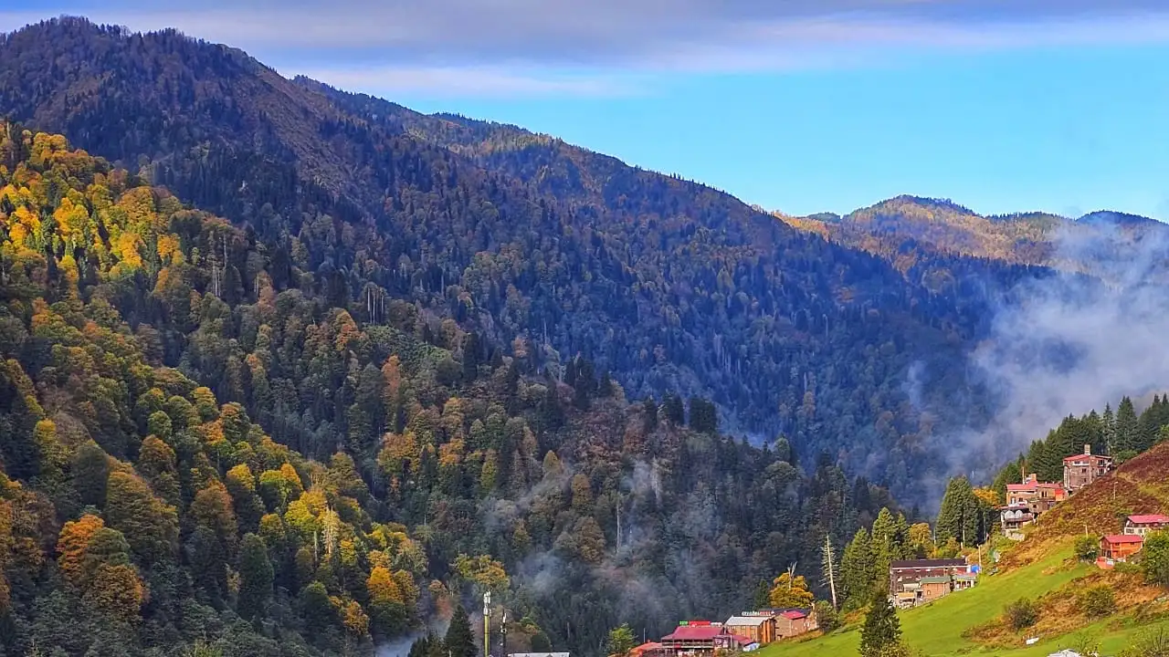 Ayder Yaylası’nda renk şöleni: Sonbahar tüm güzelliğiyle kendini gösterdi 9