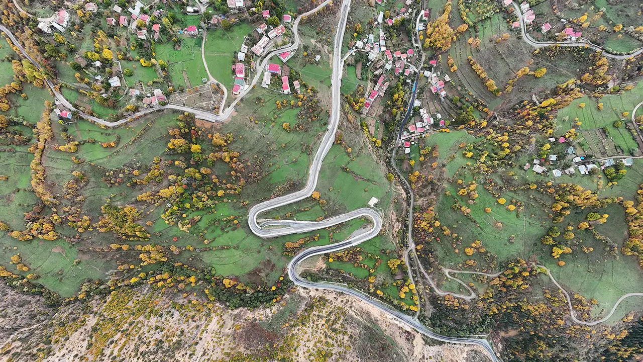 Zigana tünelini bıraktılar, tarihi yolu seçtiler: Zigana köyü sonbaharda göz kamaştırıyor 2