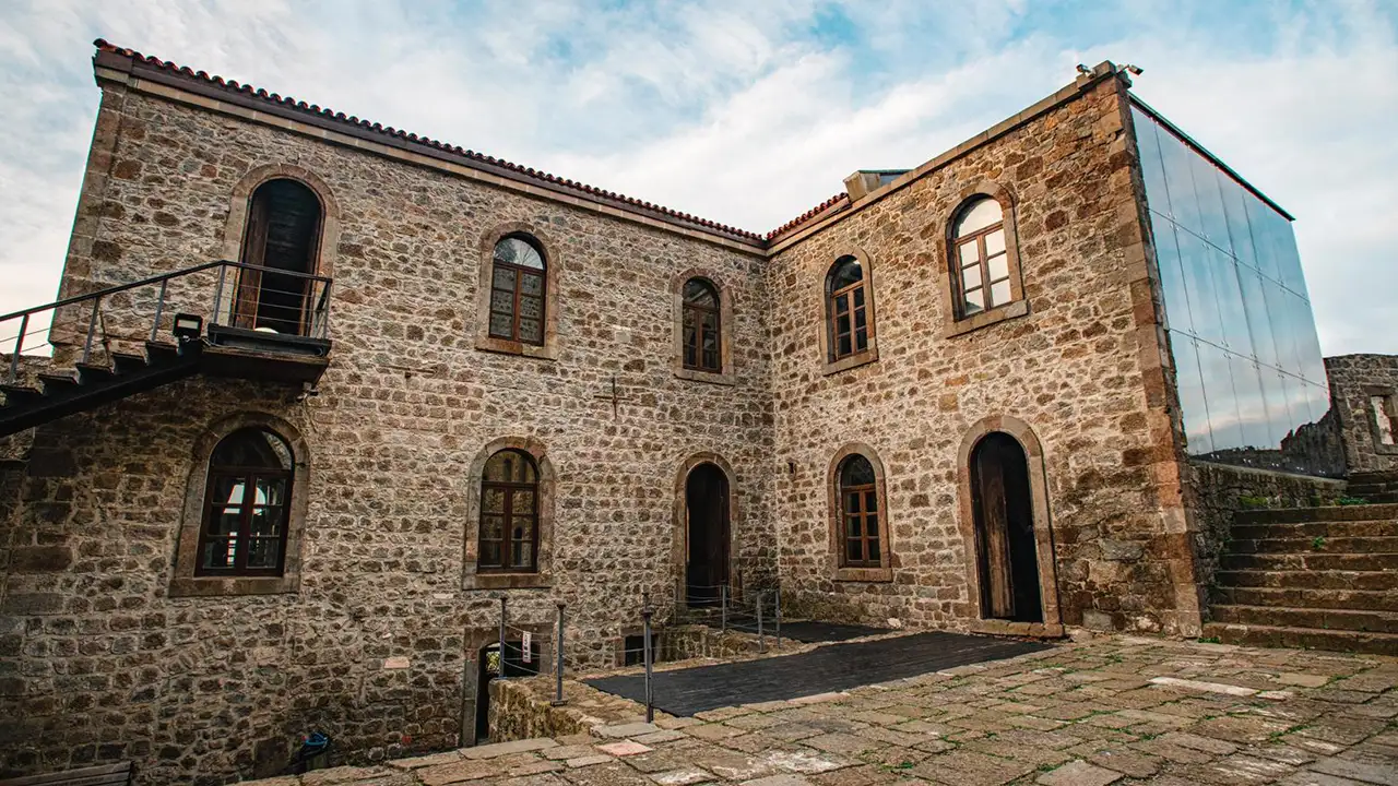Kızlar Manastırı: Boztepe’nin eteklerinde sessiz bir tarih 4