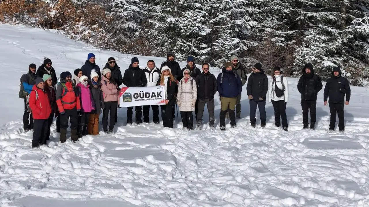 Gümüşhane’de kışın en zarif yüzü: Dağcılar doğayla buluştu 2