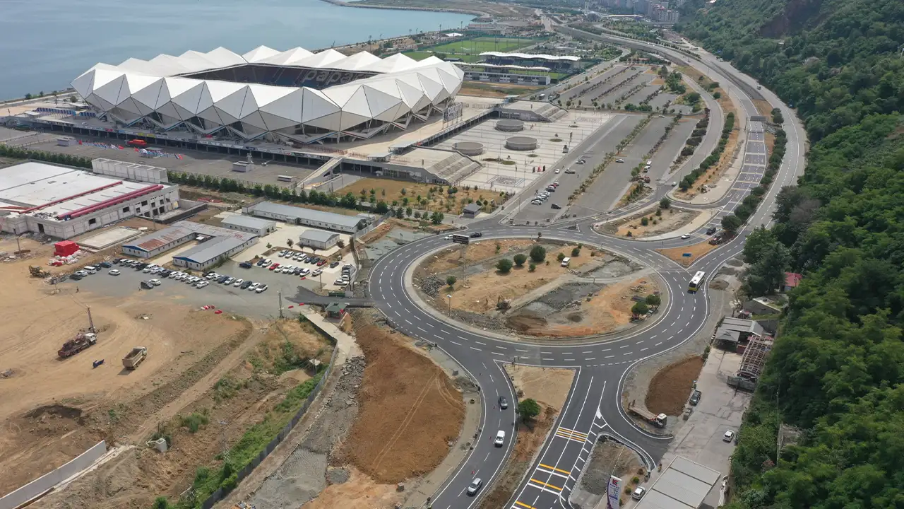 Ulaştırma ve Altyapı Bakanı Abdulkadir Uraloğlu: “Trabzon’da son 24 yılda 204 kilometre yeni bölünmüş yol inşa ettik” 13