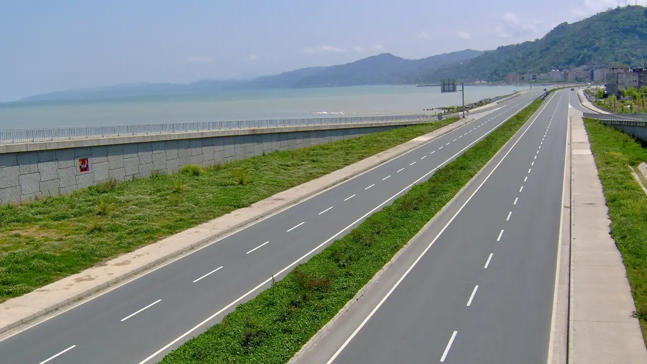 Ulaştırma ve Altyapı Bakanı Abdulkadir Uraloğlu: “Trabzon’da son 24 yılda 204 kilometre yeni bölünmüş yol inşa ettik” 2