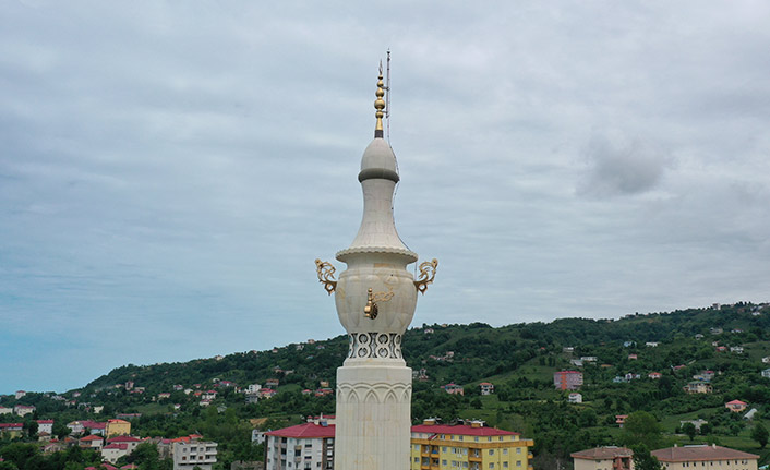 Giresun'daki caminin minaresi şaşırtıyor! Gören dönüp bir daha bakıyor