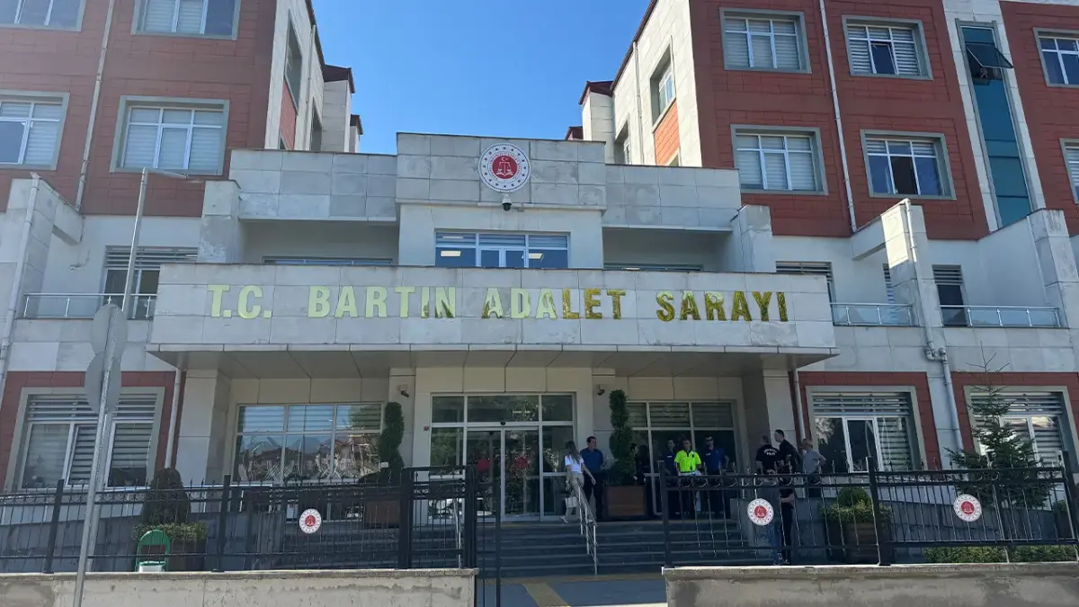 13 yaşındaki çocuğa cinsel istismar davasında sanıklar hakim karşısına çıktı