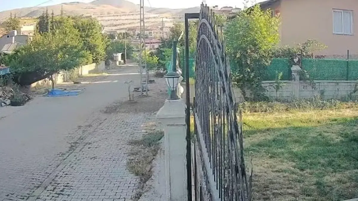 5 büyüklüğünde deprem! Panik anları kamerada