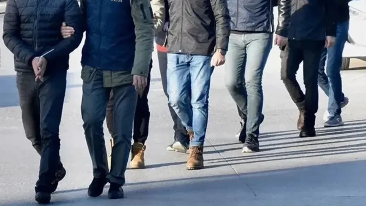 Adalet ve İçişleri Bakanlıkları duyurdu: FETÖ'ye yönelik 968 şüpheliyi kapsayan 81 ilde dev operasyon başlatıldı