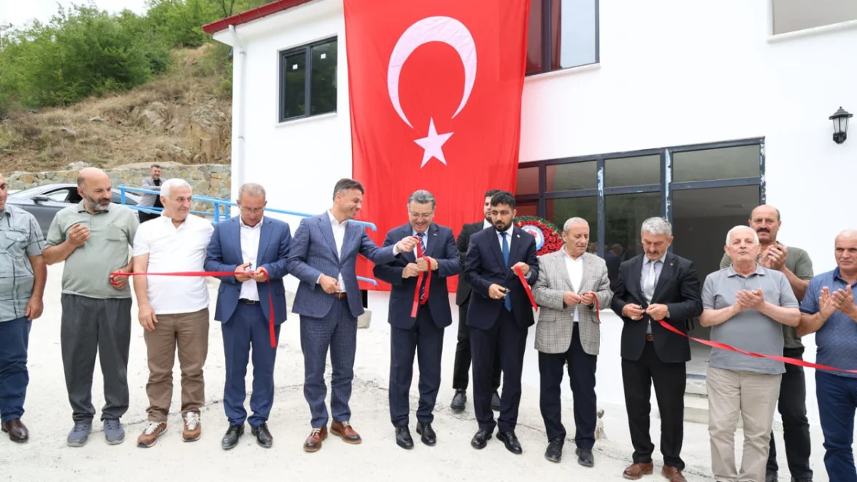 Ahmet Metin Genç’ten Maçka’ya 5 kilometrelik beton yol müjdesi