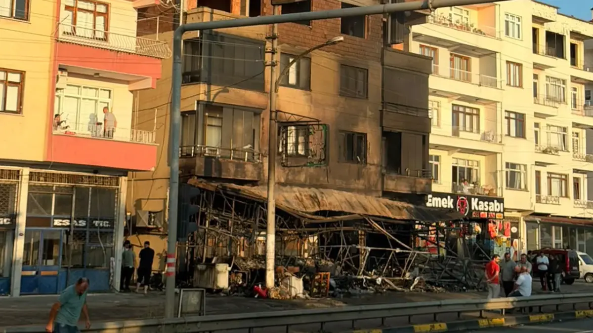 Akçaabat'ta yangın paniği! İş yeri küle döndü