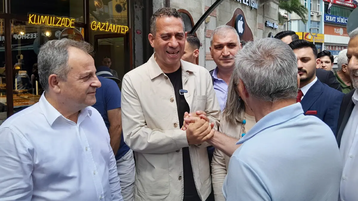 Ali Mahir Başarır Trabzon'da esnaf ziyaretinde! Bir vatandaş: "Yüreği varsa gelsin Trabzon'a"