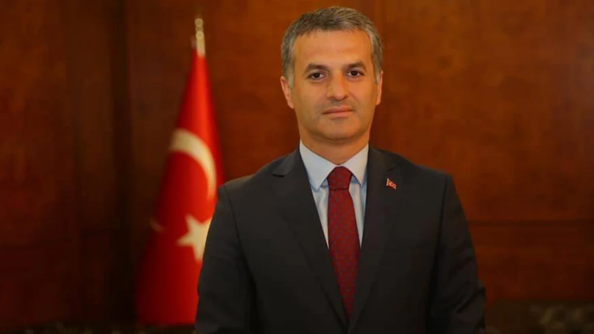 Başkan Bıyık Trabzon'a bilet bulamayınca Rize'ye uçtu! "50 yıl önceki köy dolmuşlarını aratıyor"