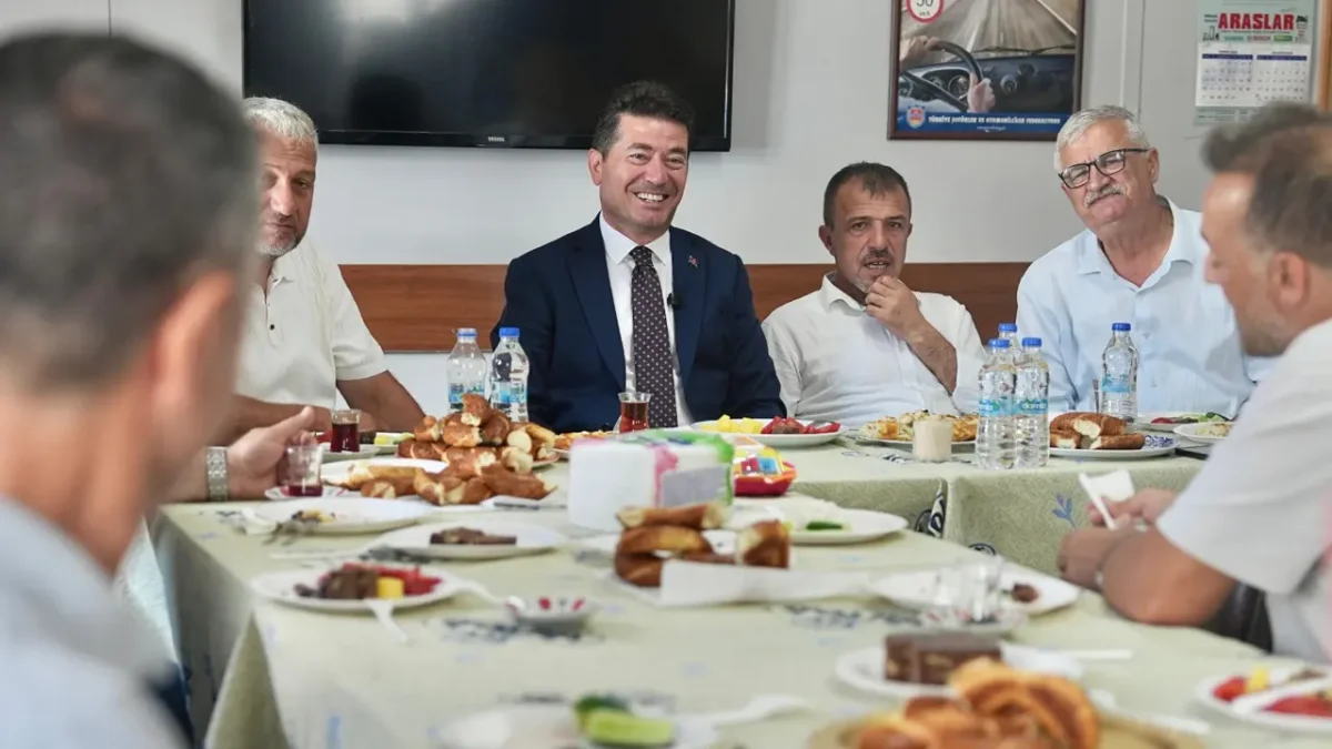 Başkan Kaya'dan Bahçecik'te şoför esnafına ziyaret! "Nerede ihtiyaç varsa orada olacağız"