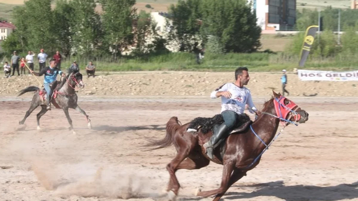 Bayburt'ta Atlı Cirit İl Birinciliği heyecanı başlıyor