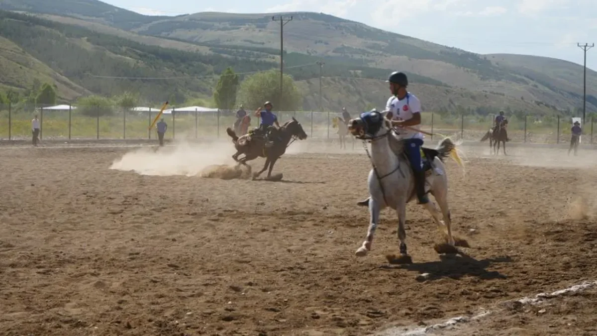 Bayburt'ta atlı cirit şampiyonu 21 Şubat Atlı Spor Kulübü oldu