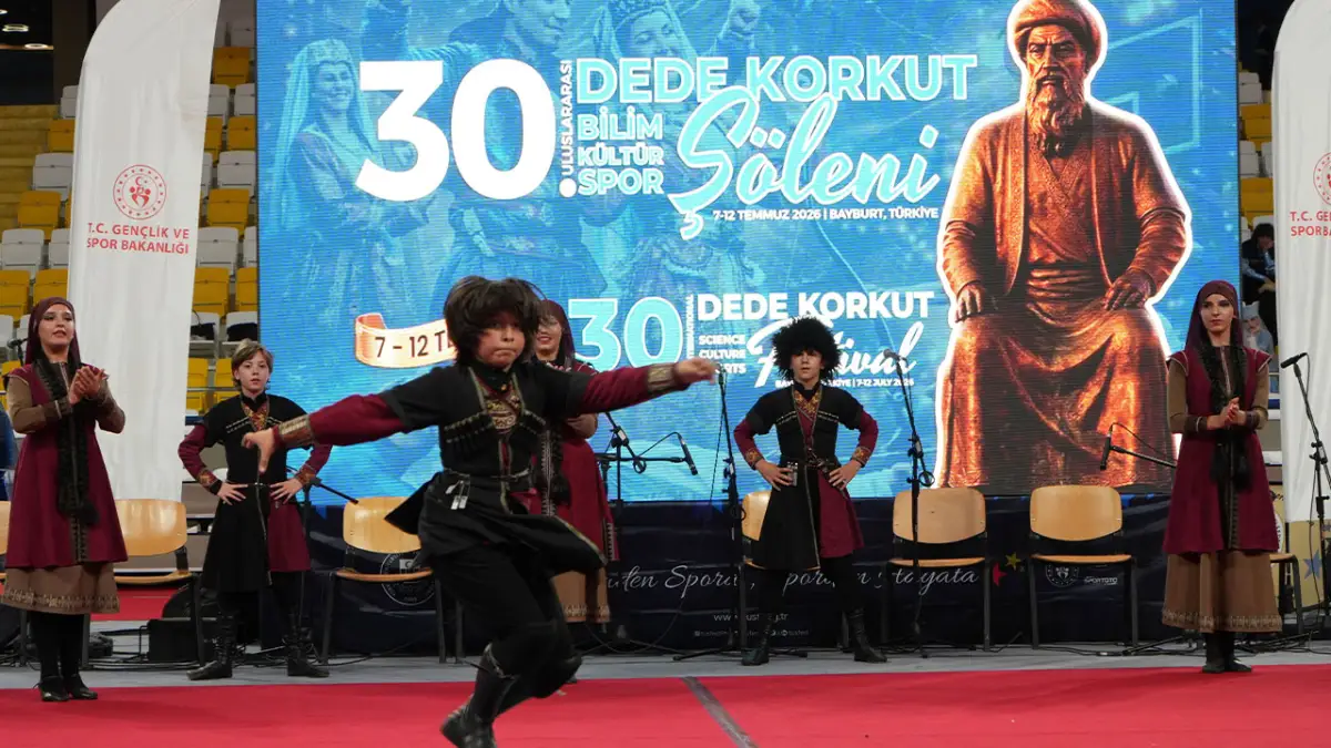 Bayburt’ta Dede Korkut Şöleni 11 ülkeden ekipleri buluşturdu