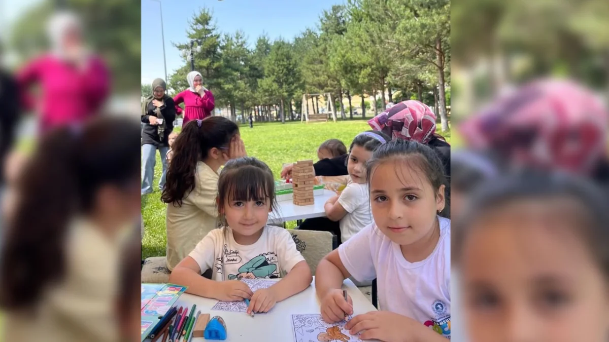 Bayburt’ta Gezici Kütüphane çocukları kitaplarla buluşturdu