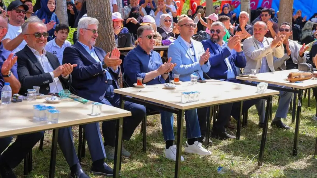 Bayburt'ta Gönül Şenliği coşkusu! Gurbetçiler aynı sofrada buluştu