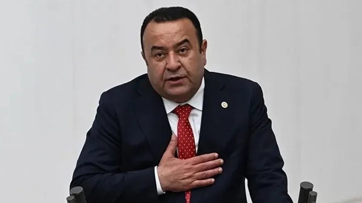 CHP Ankara Milletvekili Adnan Beker partisinden istifa etti
