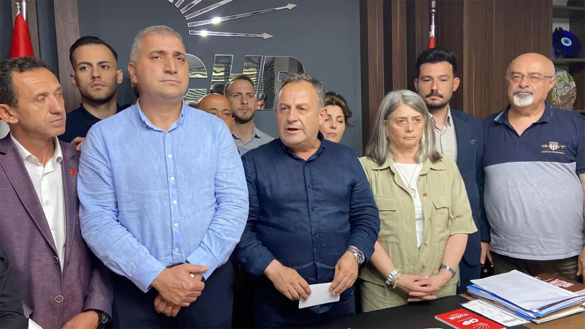 CHP Trabzon'da toplu istifaların ilk adresi belli oldu! Yeni parti binasına yürüyüş yapılacak