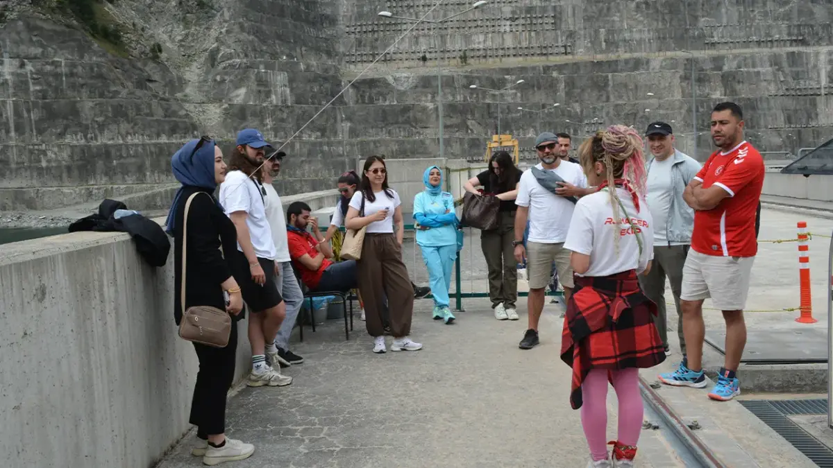 Deriner Barajı adrenalin tutkunlarının gözdesi oldu