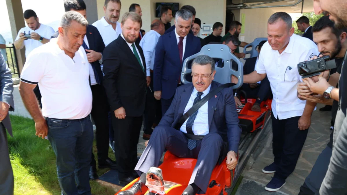 Doğu Karadeniz'in en uzun dağ kızağı Yomra'da hizmete açıldı